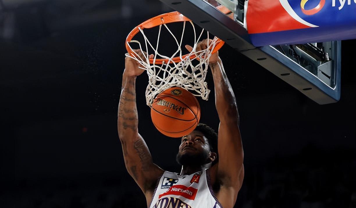 根据各方面, 的留队