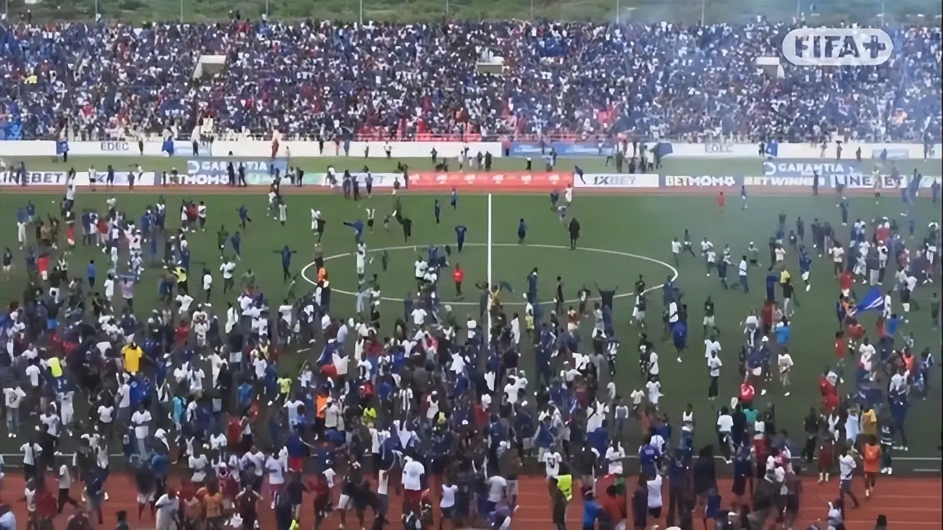 角独立, 中场蒙代洛