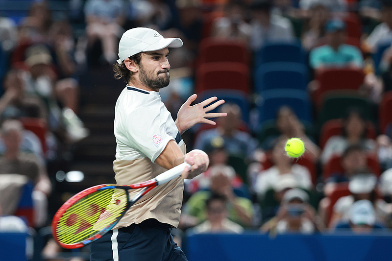 豪取九连胜, 次通过资格, 男单冠军